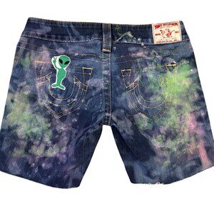 TRUE RELIGION Alien stretch tie dye Shorts Women's Size 26 Denim Cutoff Hem Y2K